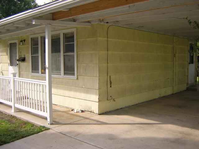 yellow-rental-house-ext