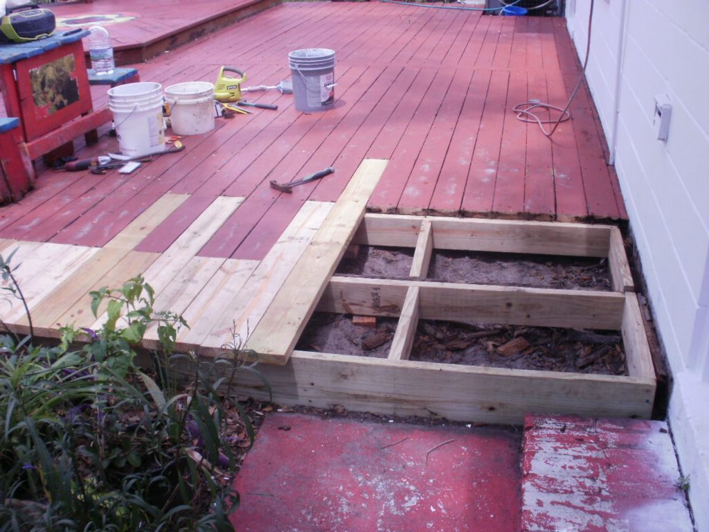 Oak Harbor-deck repairs and painting